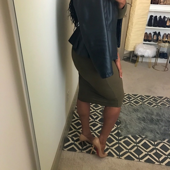 Green Ribbed Off the Shoulder/Midi Stretchy Dress - Picture 2 of 4